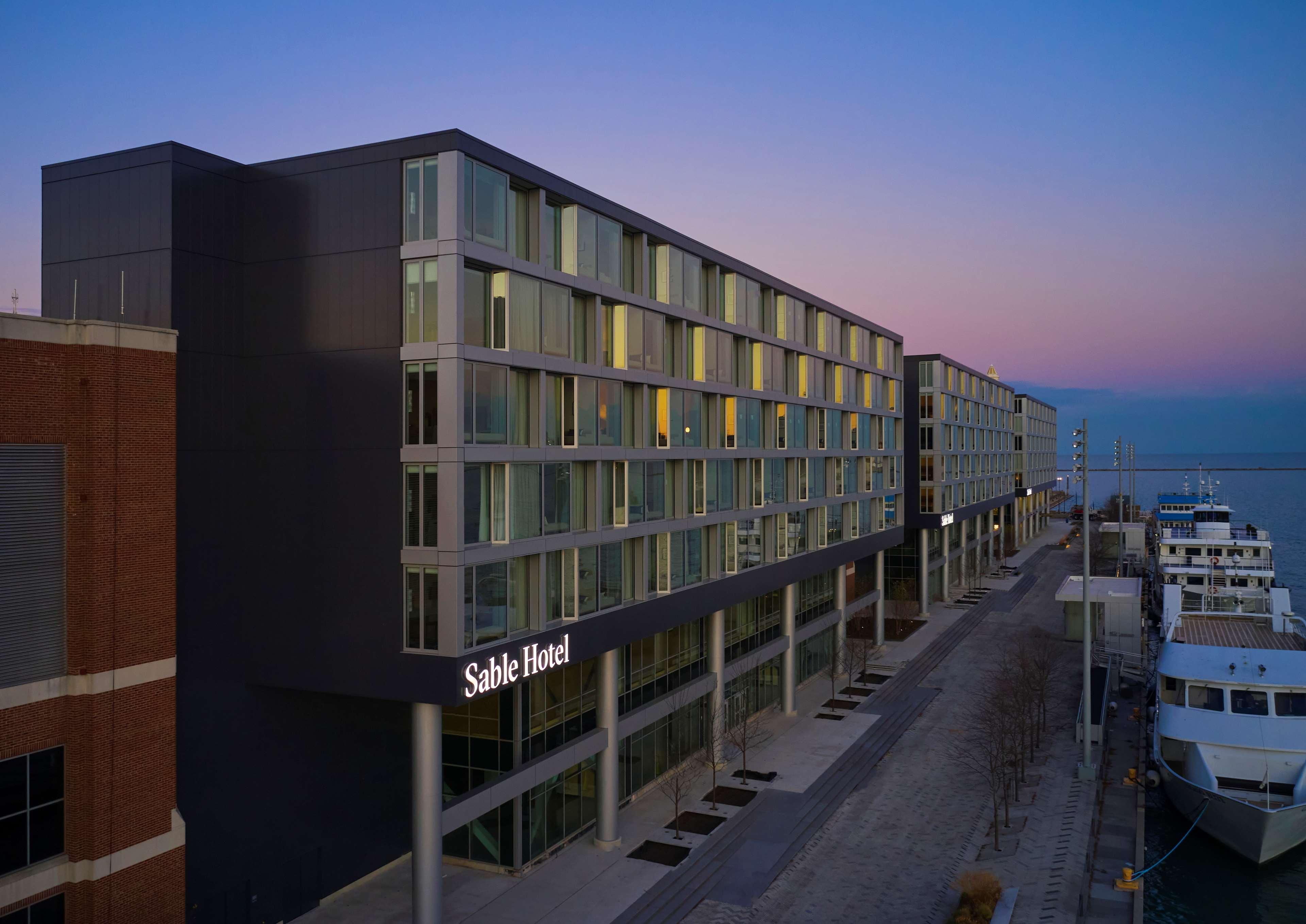 Hotel Sable At Navy Pier Chicago, Curio Collection By Hilton
