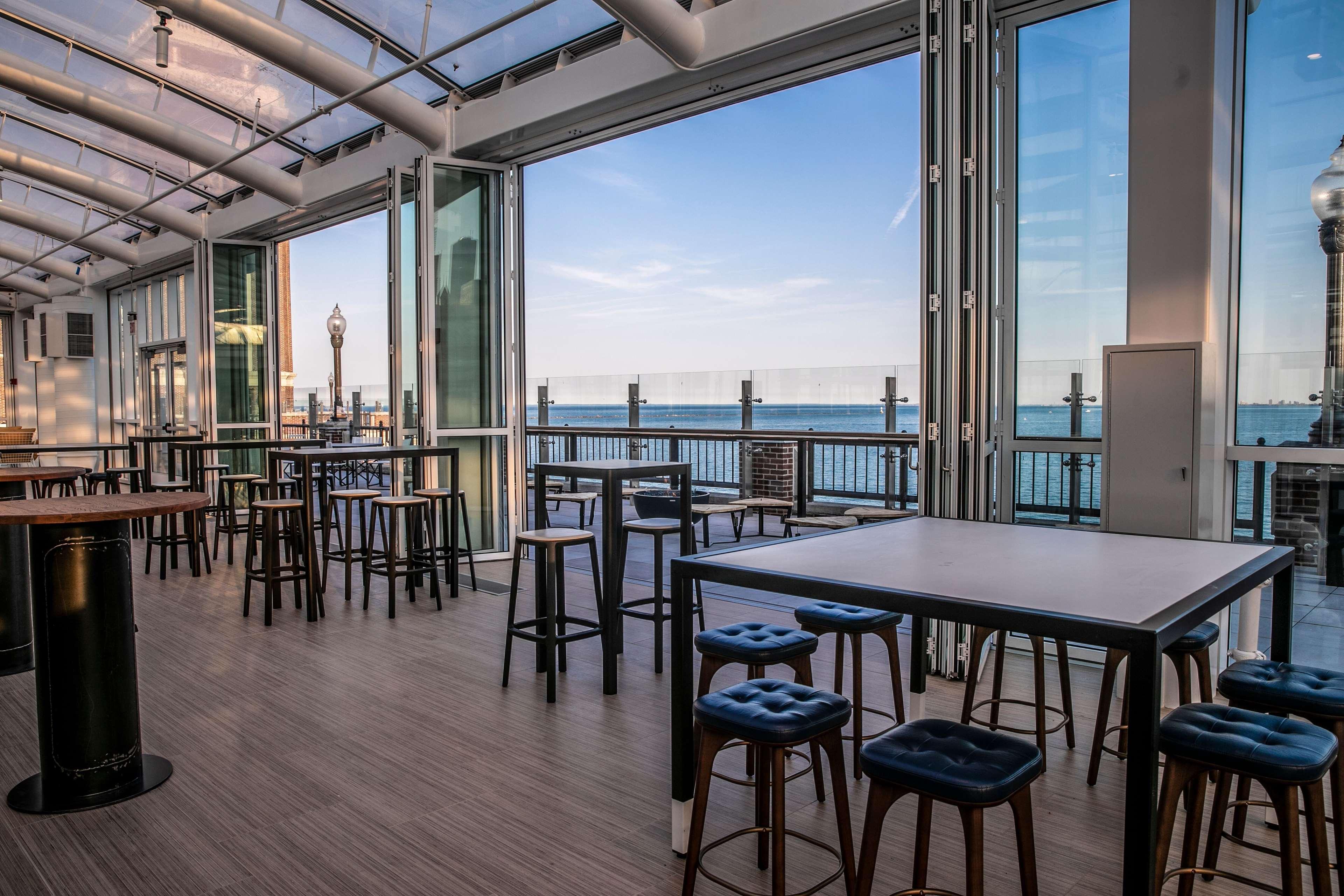 Sable At Navy Pier Chicago, Curio Collection By Hilton Hotel 4*