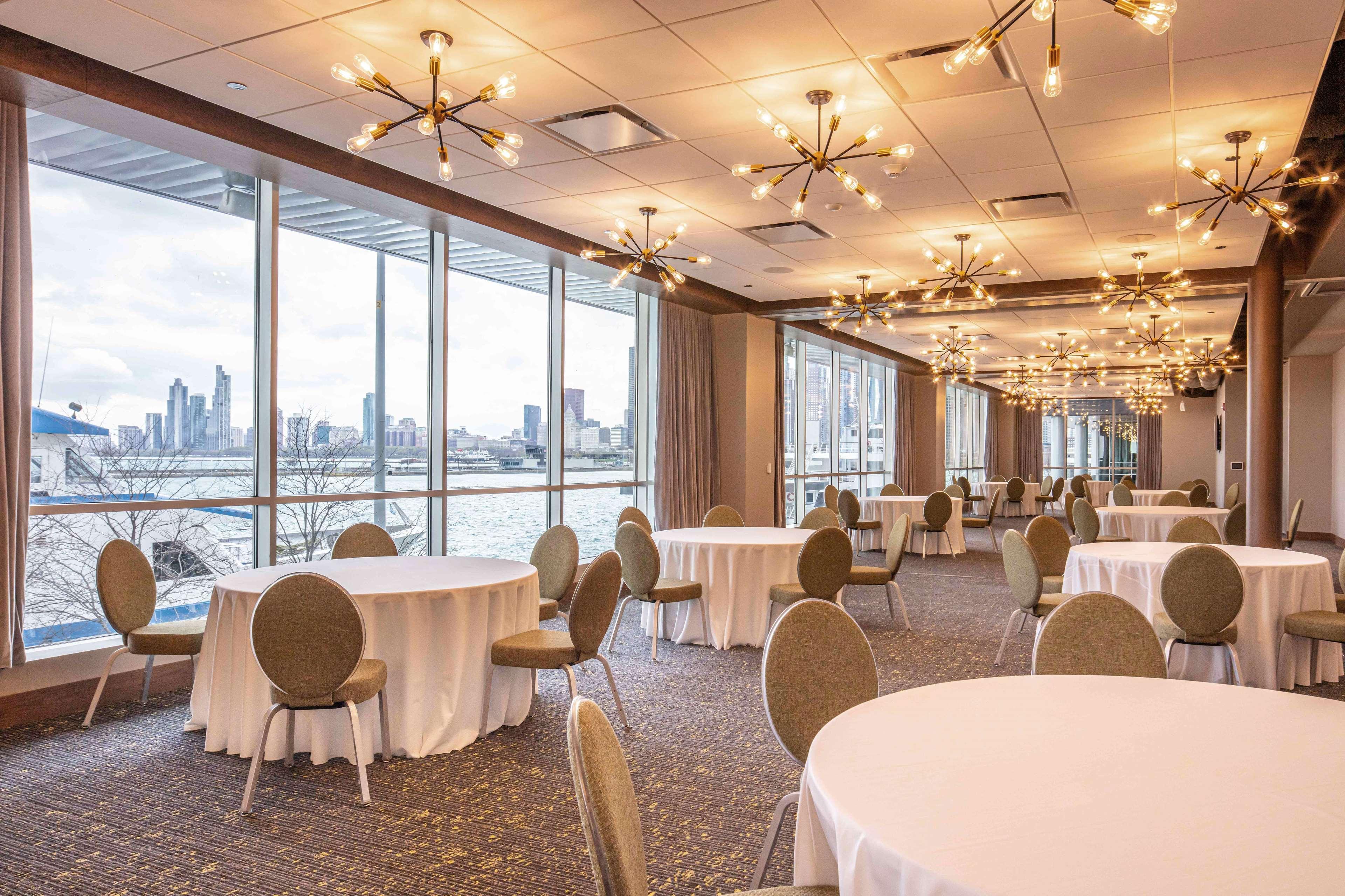 Hotel Sable At Navy Pier Chicago, Curio Collection By Hilton