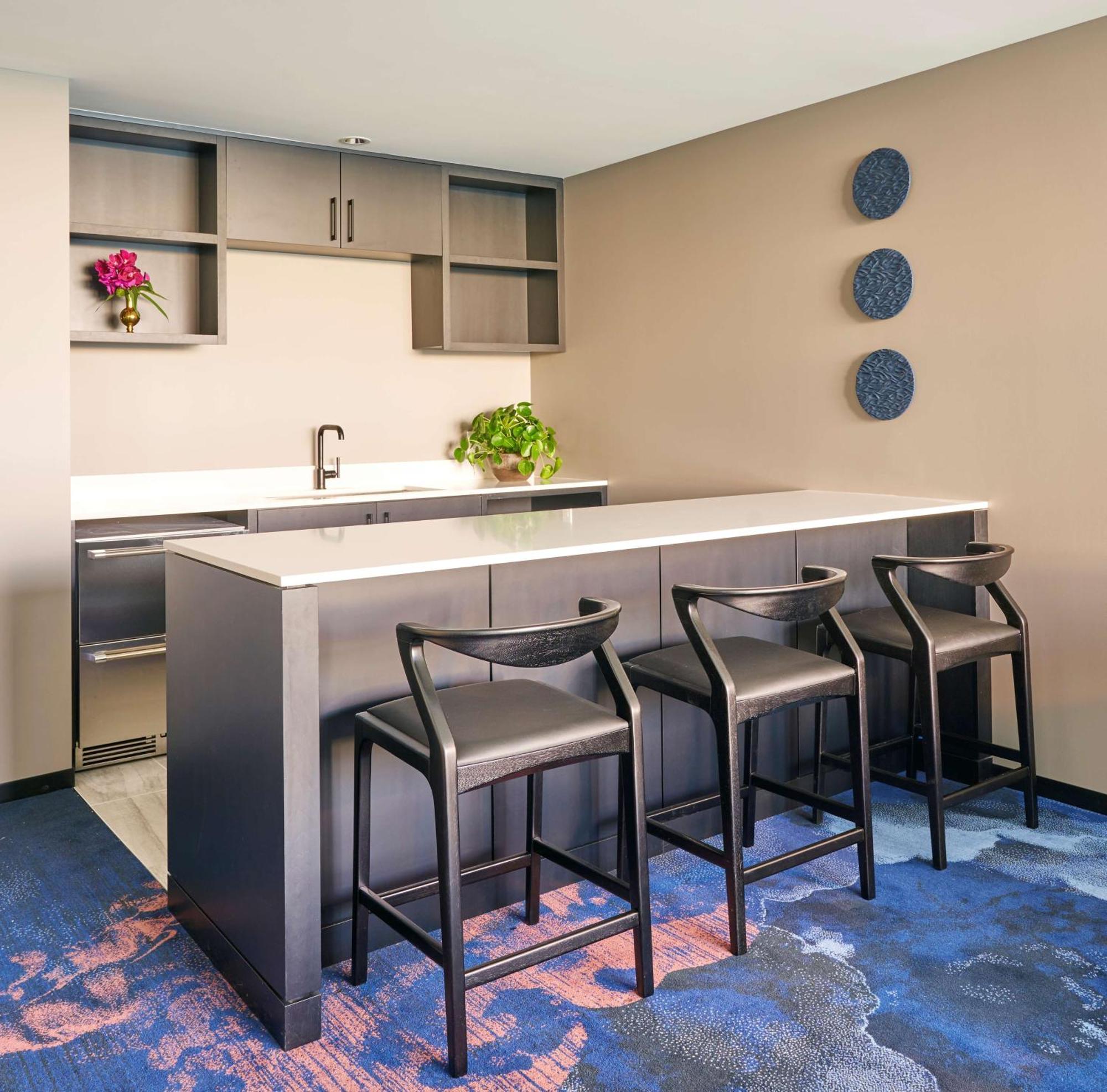 Sable At Navy Pier Chicago, Curio Collection By Hilton Hotel