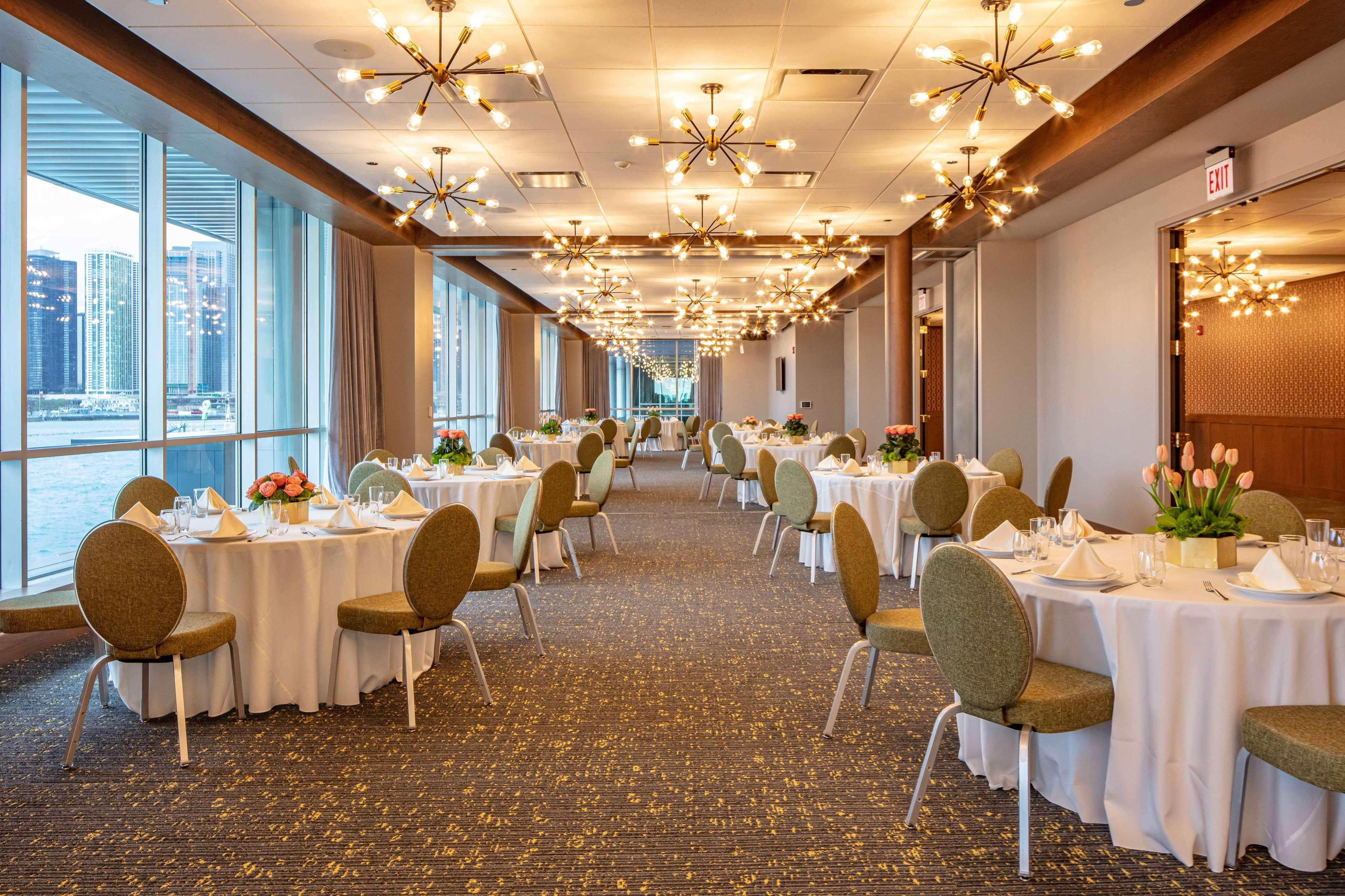 Hotel Sable At Navy Pier Chicago, Curio Collection By Hilton Chicago