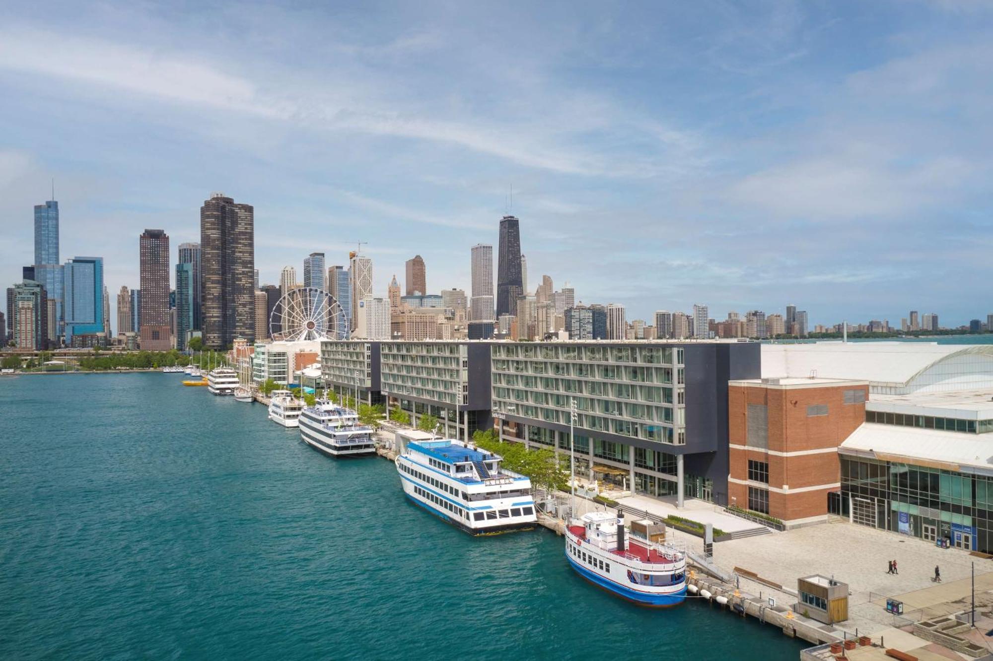 Sable At Navy Pier Chicago, Curio Collection By Hilton 4*